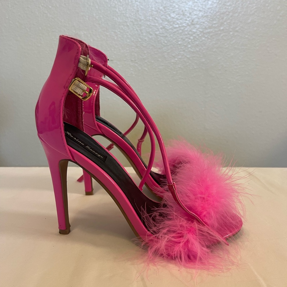 Rosalina Savage Pump with Pink Feathers Size 8 -Good Condition